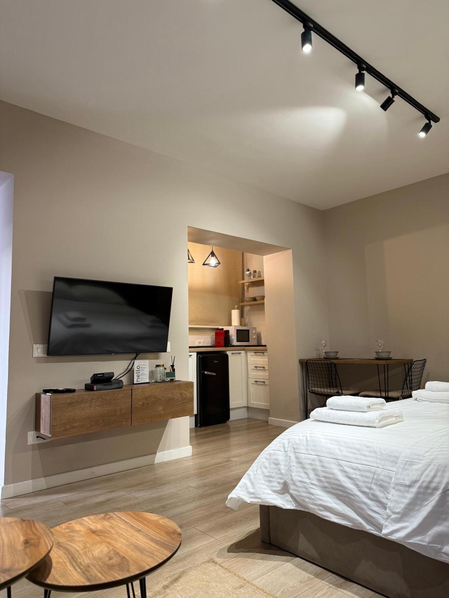 4Seasonsgea , Deluxe Studio , City Centre , 地拉那 外观 照片